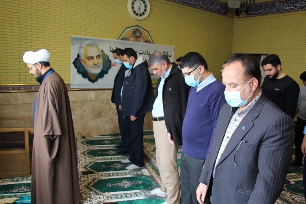 مراسم گرامیداشت دومین سالگرد شهید سردار سلیمانی به همت بسیج کارمندی و مدیریت امور فرهنگی در نمازخانه دانشگاه برگزار گردید .